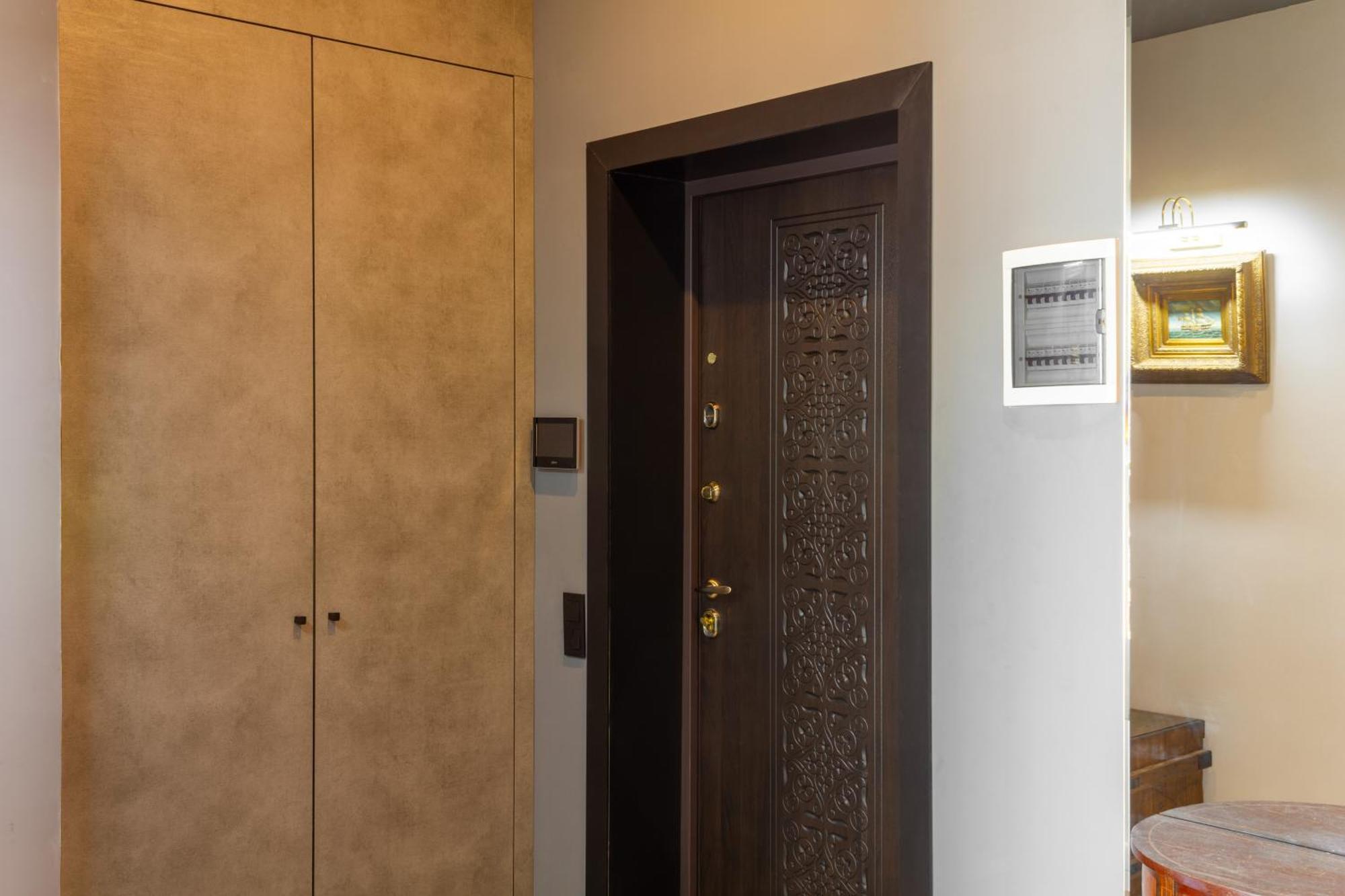 9Th And 6Th Floor Stylish Apartments With Mountainvista 比什凯克 外观 照片