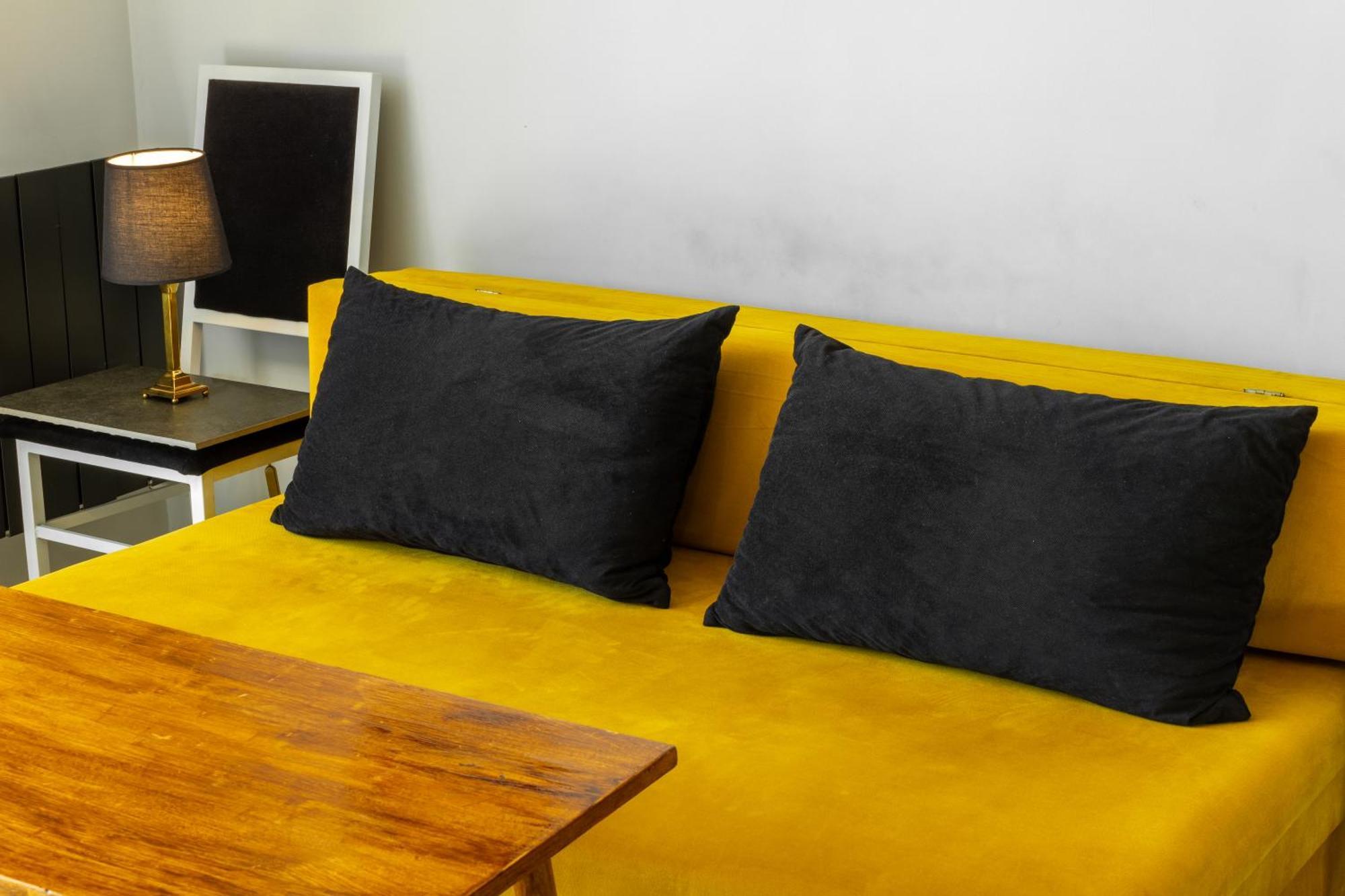 9Th And 6Th Floor Stylish Apartments With Mountainvista 比什凯克 外观 照片