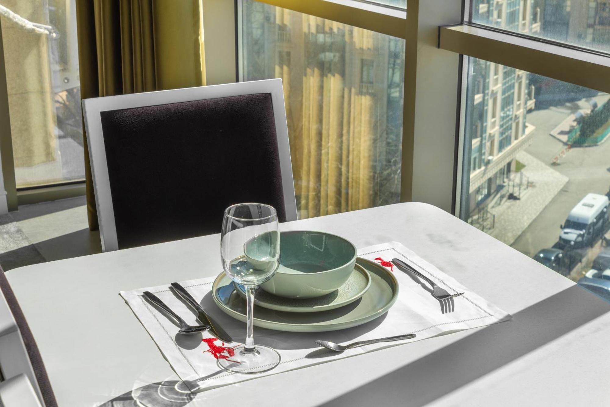 9Th And 6Th Floor Stylish Apartments With Mountainvista 比什凯克 外观 照片