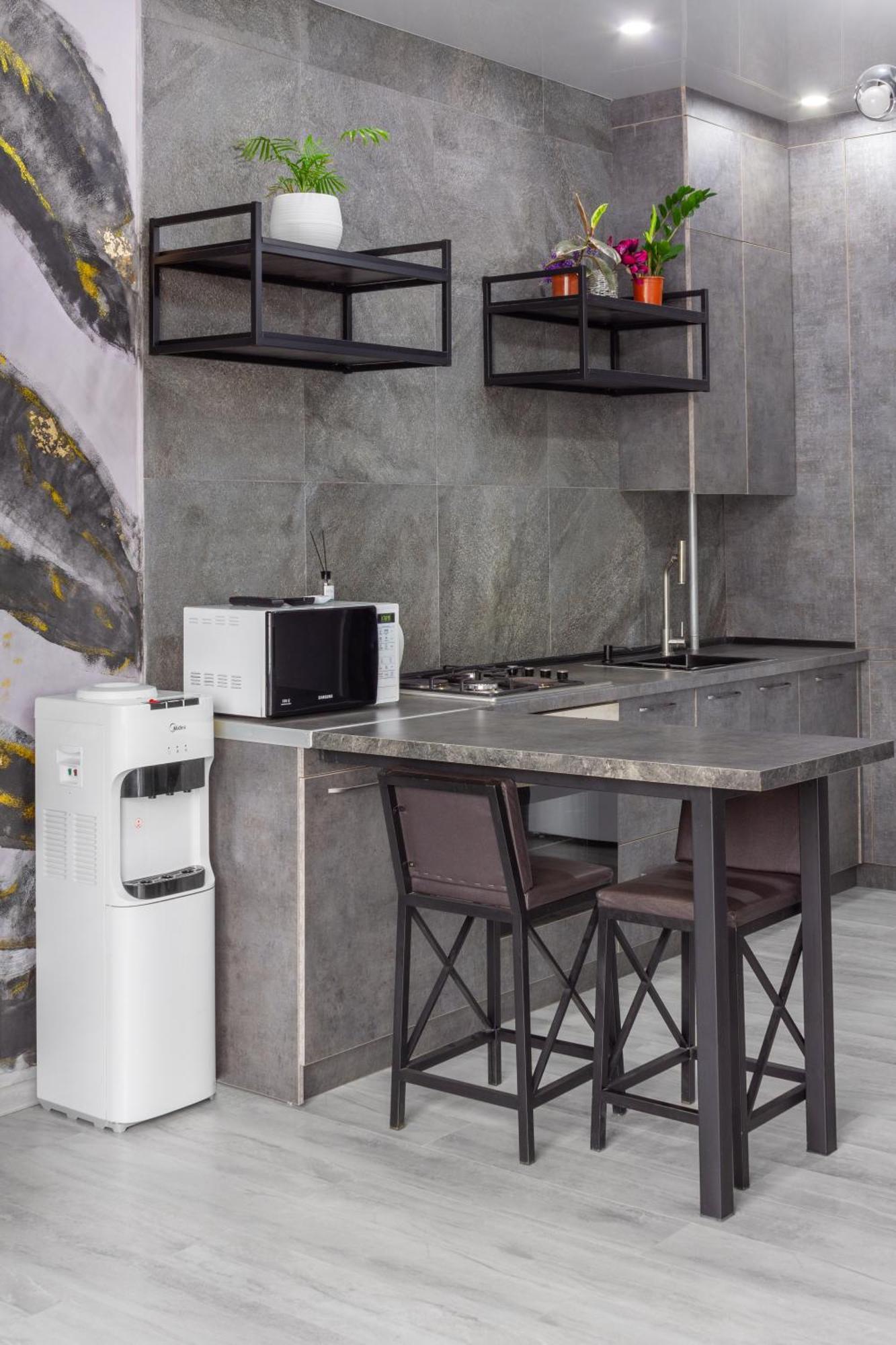 9Th And 6Th Floor Stylish Apartments With Mountainvista 比什凯克 外观 照片