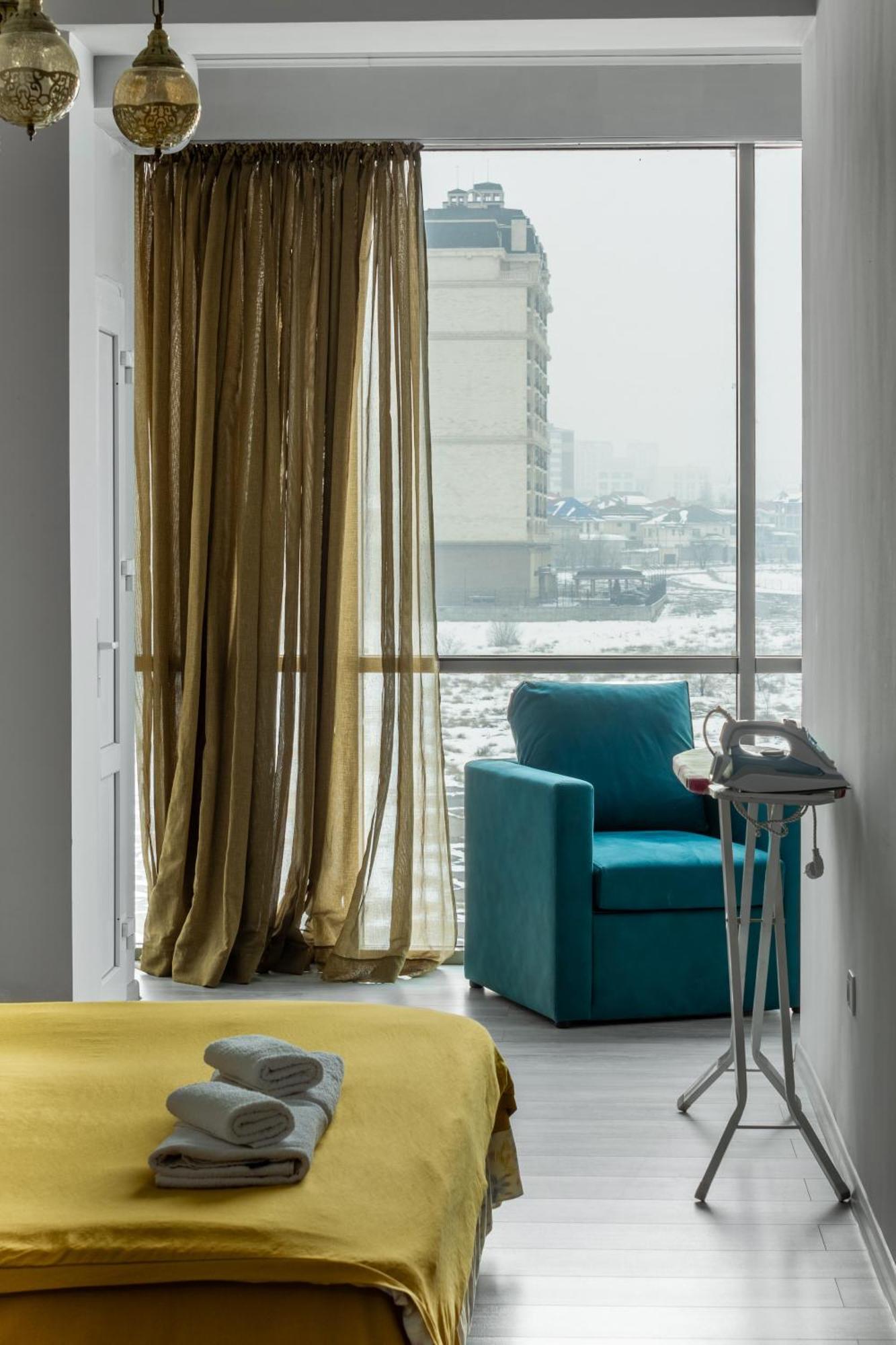 9Th And 6Th Floor Stylish Apartments With Mountainvista 比什凯克 外观 照片